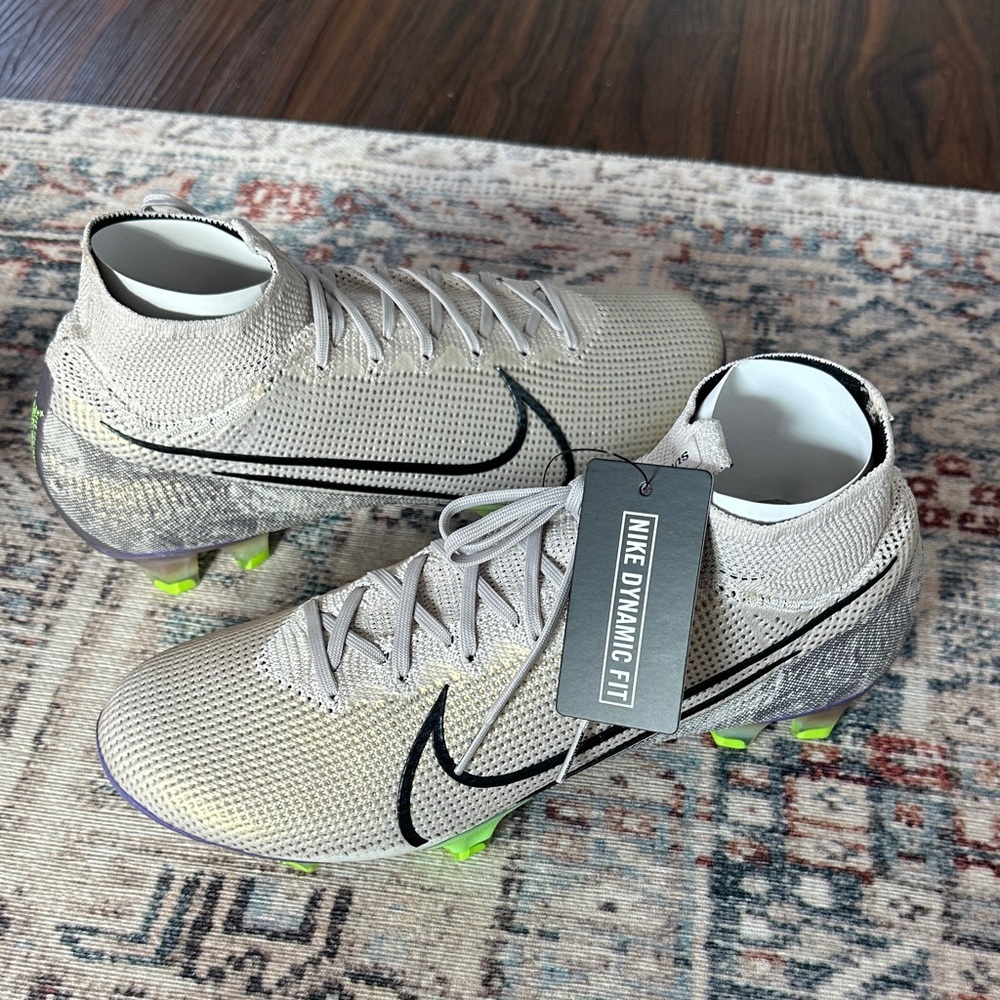 Nike SuperFly 7 Elite Boots. Rare. Brand New-Never Worn